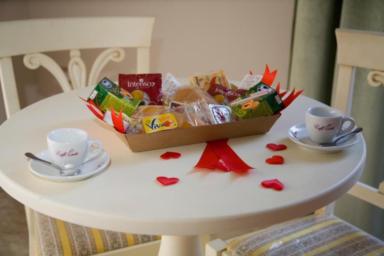 ナポリ Gold94 Bed & Breakfast エクステリア 写真