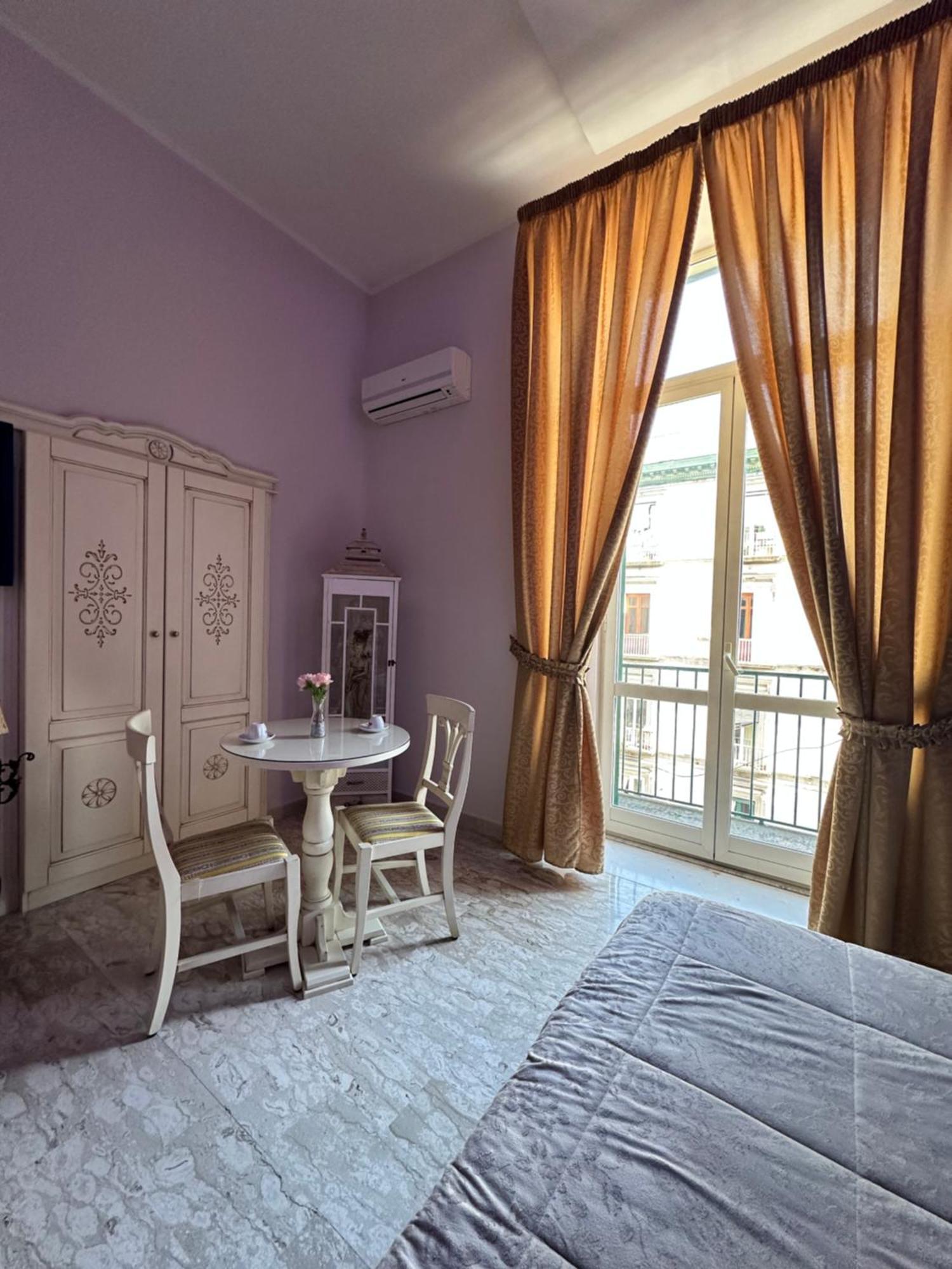 ナポリ Gold94 Bed & Breakfast エクステリア 写真